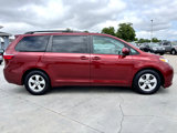 Used 2015 Toyota Sienna LE image 3