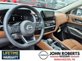 New 2025 Nissan Pathfinder Platinum image 4
