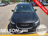 Used 2023 Chrysler Pacifica Touring-L image 3