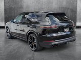 Certified 2023 Porsche Cayenne Platinum Edition image 3
