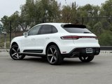 Used 2025 Porsche Macan image 3