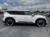 New 2026 Kia EV9 Land image 2