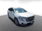 Used 2024 GMC Terrain SLT image 3