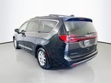 Used 2022 Chrysler Pacifica Touring-L image 5