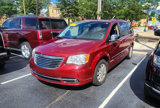 Used 2011 Chrysler Town & Country Touring-L w/ Driver Convenience Group image 4