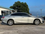Used 2020 Chevrolet Malibu LT image 2