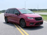 New 2025 Chrysler Pacifica Select w/ Fav Edition Package image 3