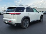 New 2025 Nissan Pathfinder SL image 4