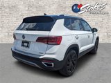 Certified 2024 Volkswagen Taos SE image 3