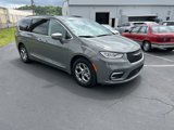 Used 2022 Chrysler Pacifica Limited image 3