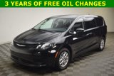 Used 2022 Chrysler Voyager LX image 2