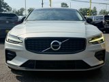 Used 2022 Volvo S60 B5 Momentum image 2