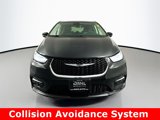 Used 2023 Chrysler Pacifica Touring-L image 4