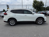 Used 2017 Nissan Rogue SV image 4