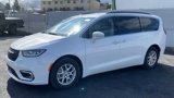Certified 2022 Chrysler Pacifica Touring-L image 4