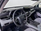 Used 2024 Toyota Highlander XLE image 4