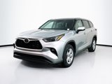 Used 2024 Toyota Highlander LE image 3