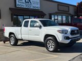 Used 2017 Toyota Tacoma SR5 image 2