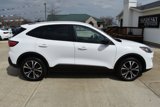 Used 2022 Ford Escape SE image 2