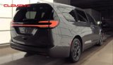 Used 2022 Chrysler Pacifica Limited w/ Uconnect Theater Family Group image 4