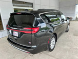Used 2022 Chrysler Pacifica Touring-L image 6