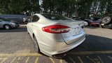 Used 2017 Ford Fusion SE w/ Fusion SE Technology Package image 4