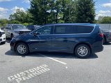 New 2025 Chrysler Pacifica Select image 2