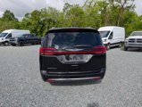 Used 2021 Chrysler Pacifica Touring-L image 5