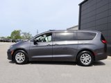 Used 2023 Chrysler Pacifica Touring-L image 2