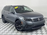 Used 2022 Volkswagen Tiguan SE w/ Panoramic Sunroof Package image 2