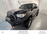 Used 2018 Toyota Tacoma SR5 w/ Exterior Package image 3
