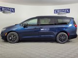New 2025 Chrysler Pacifica Select image 2