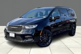 New 2025 Chrysler Pacifica Limited image 2
