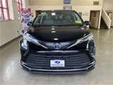 Used 2023 Toyota Sienna XLE image 2