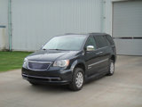 Used 2013 Chrysler Town & Country Touring-L w/ Driver Convenience Group image 2