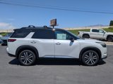 New 2025 Nissan Pathfinder Platinum image 2