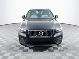 Used 2025 Volvo XC40 B5 Core image 2