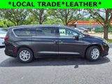 Used 2023 Chrysler Pacifica Touring-L image 3