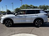 Used 2024 Mitsubishi Outlander SE image 3