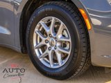 Used 2023 Chrysler Pacifica Touring-L image 2