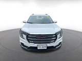 Used 2024 GMC Terrain SLT image 3