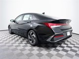 New 2025 Hyundai Elantra SEL image 3