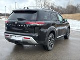 New 2025 Nissan Pathfinder Platinum image 4