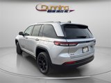 Used 2024 Jeep Grand Cherokee Altitude image 2