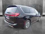 New 2025 Chrysler Pacifica Select image 4