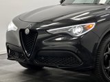 Used 2022 Alfa Romeo Stelvio Veloce image 2