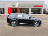 New 2025 Nissan Pathfinder Platinum image 2
