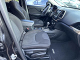 Used 2015 Jeep Cherokee Latitude image 6