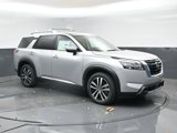 New 2025 Nissan Pathfinder Platinum image 4