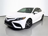 Used 2023 Toyota Camry SE image 3